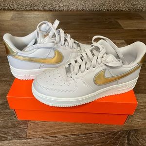 New Womens Nike Air Force 1 07' MLTC. Size 6.5